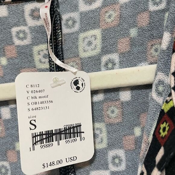 NWT Shayla Halter jumpsuit size S
NWT 
Retail $148 - Picture 9 of 9